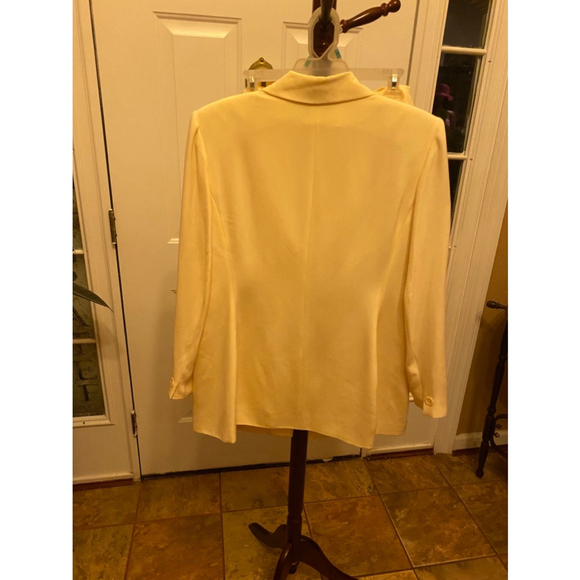 Nwot RENA ROWAN BUTTER YELLOW 2 PIECE SKIRT SUIT. JACKET AND SKIRT 2 DIFF SIZES - Picture 7 of 7